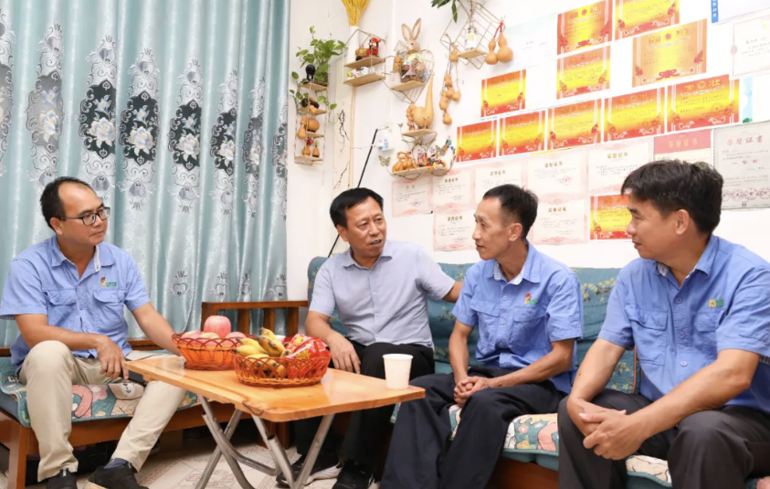 全國勞模朱平:海南省總工會到海南礦業走訪慰問全國勞模朱平